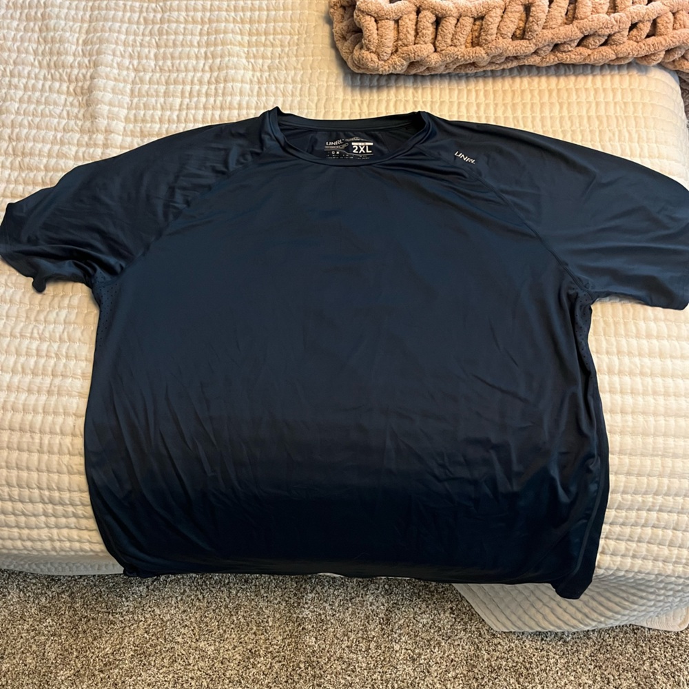 UNRL workout t-shirt. XXL, Navy blue